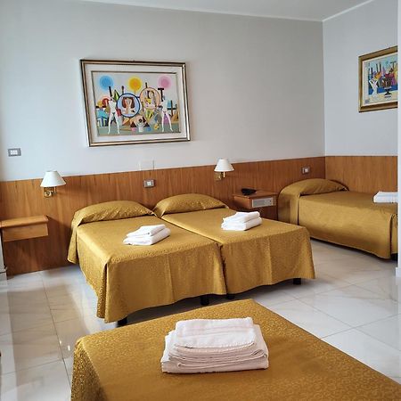 מילאנו Hotel Dei Fiori מראה חיצוני תמונה