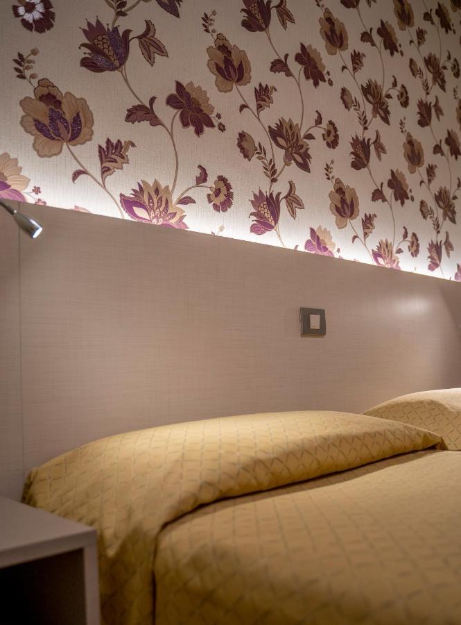 מילאנו Hotel Dei Fiori מראה חיצוני תמונה