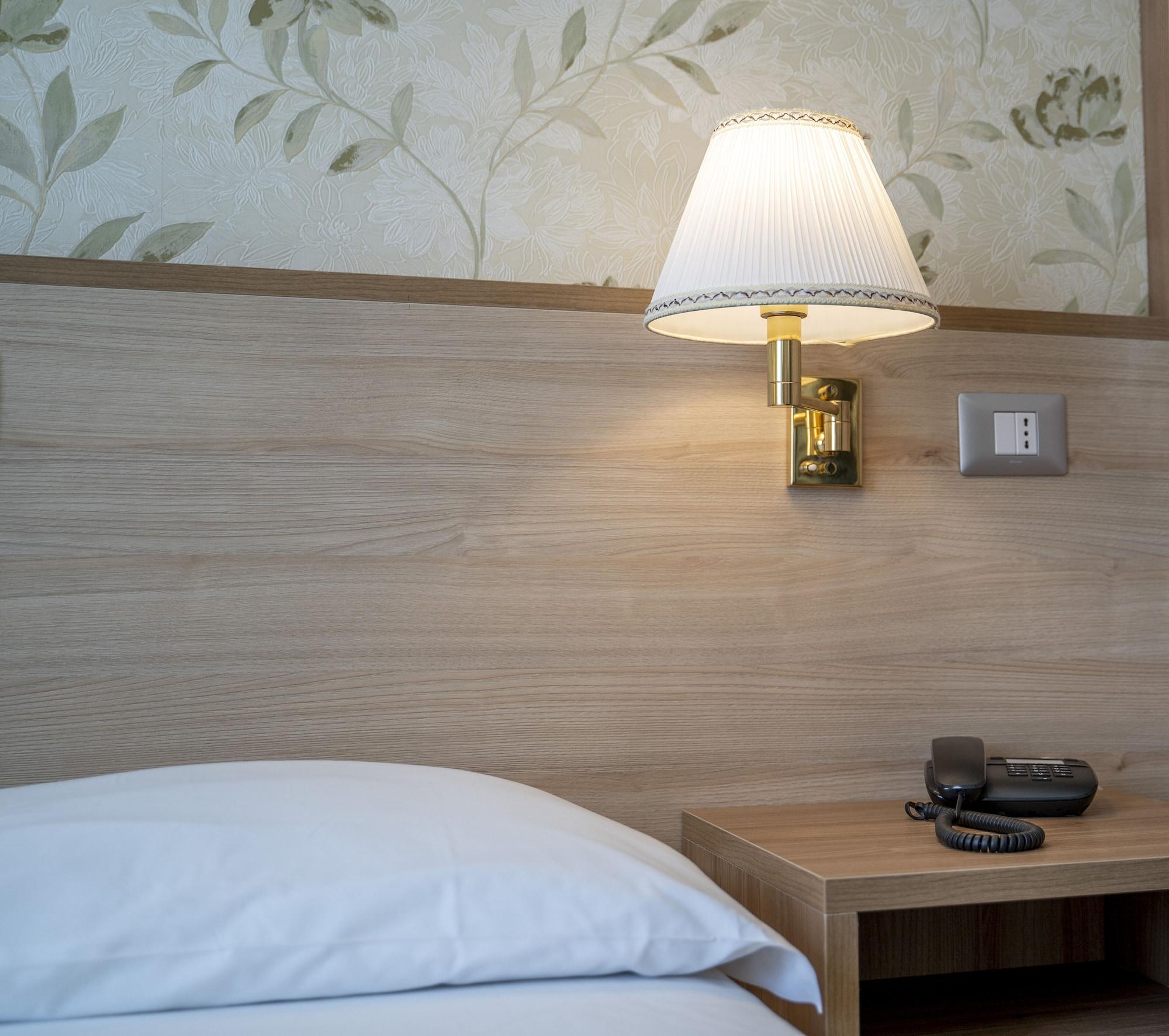 מילאנו Hotel Dei Fiori מראה חיצוני תמונה