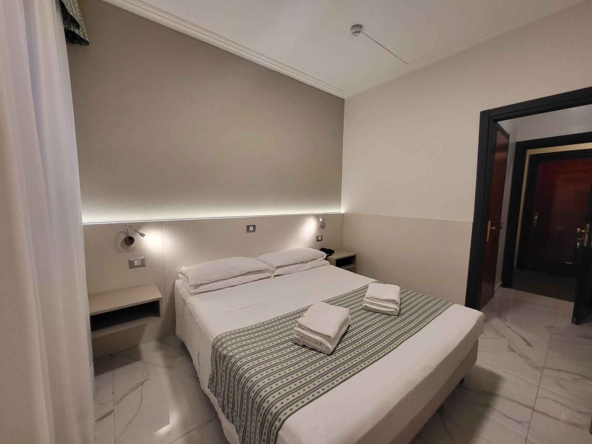 מילאנו Hotel Dei Fiori מראה חיצוני תמונה