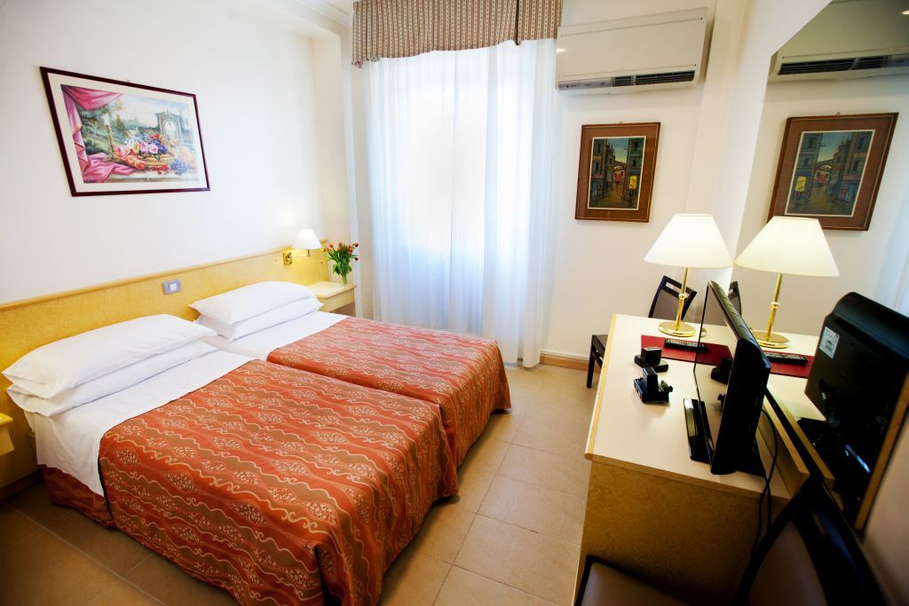 מילאנו Hotel Dei Fiori מראה חיצוני תמונה