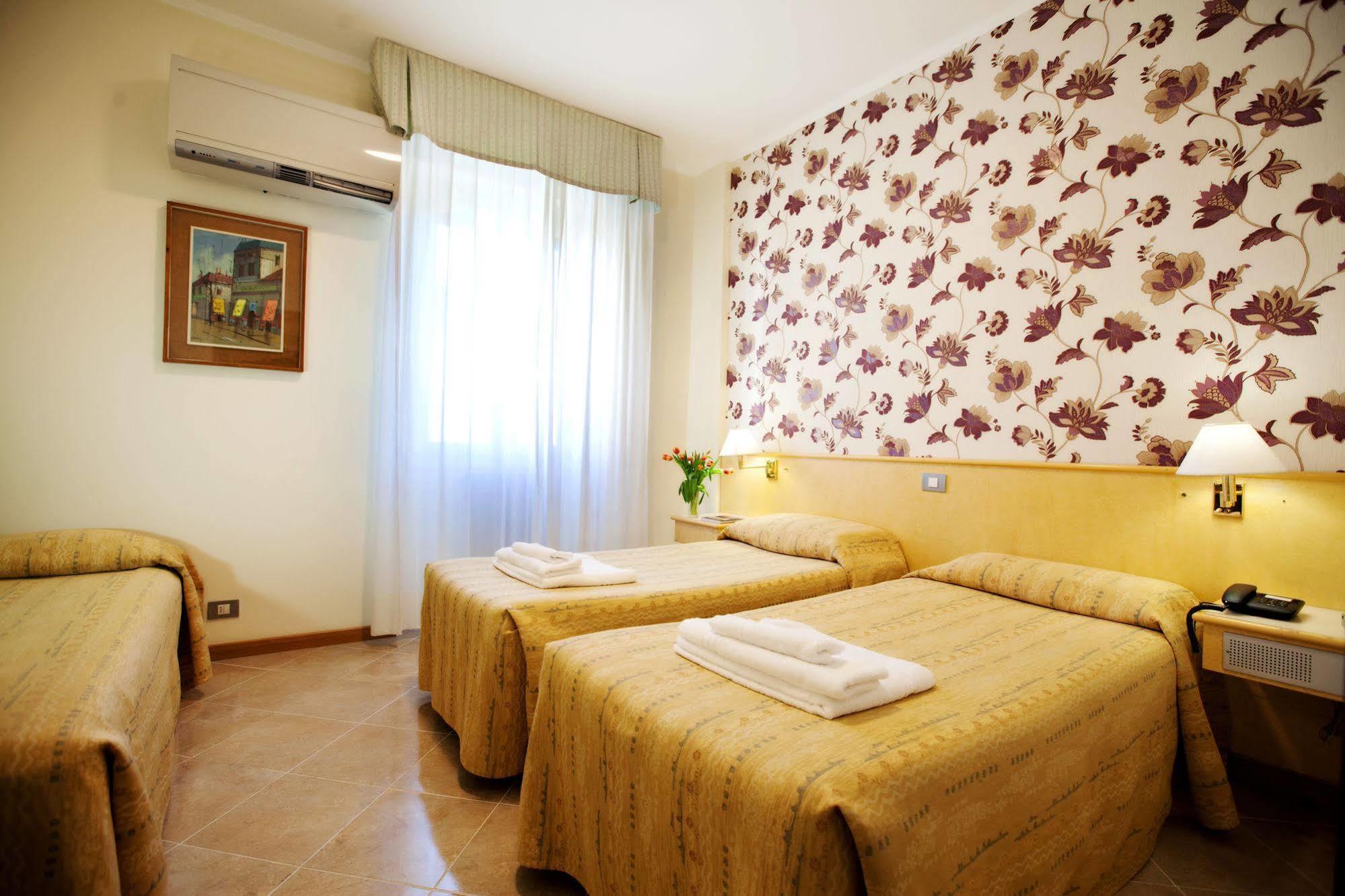 מילאנו Hotel Dei Fiori מראה חיצוני תמונה