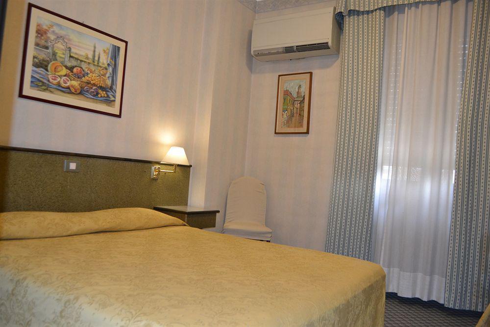 מילאנו Hotel Dei Fiori מראה חיצוני תמונה